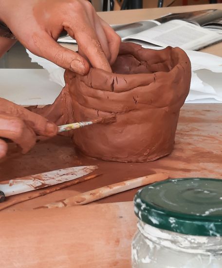 VISITE / ATELIER découverte (adulte) Atelier poterie sans tour