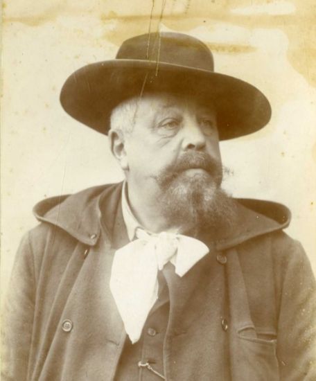 ernest-galle-photo-portrait-au-chapeau-web.jpg