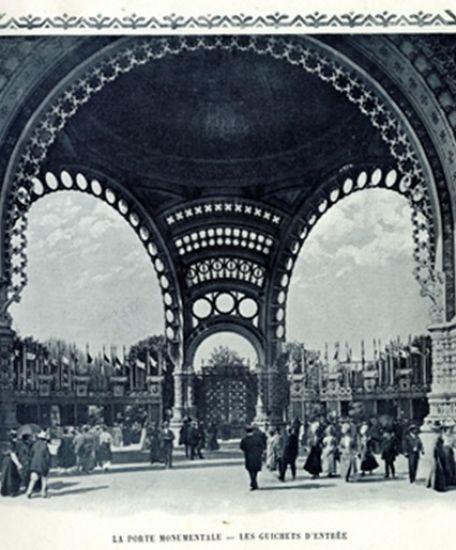 « La porte monumentale, les guichets d’entrée », album photographique « Le Panorama » de l’Exposition universelle de Paris de 1900