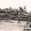 Soldat australien gardant une barricade reprise aux Allemands (Collection Australian War Mémorial n°E03153)